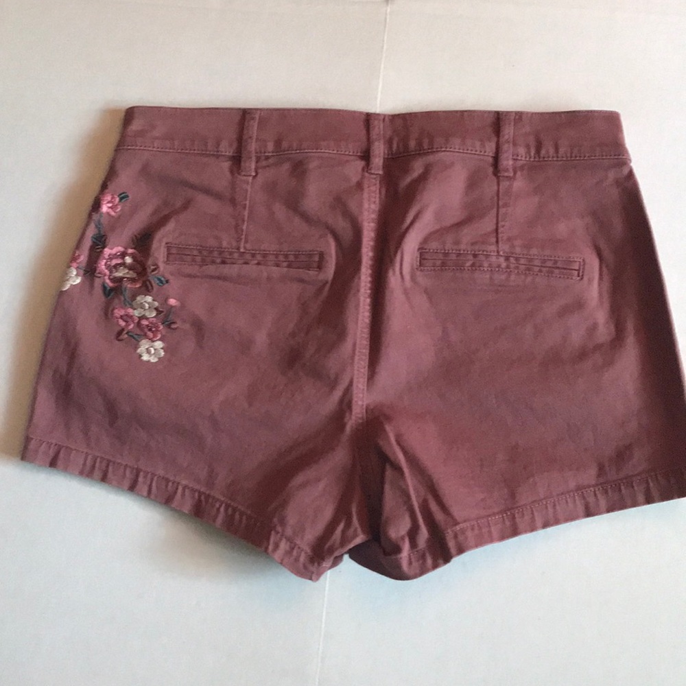 Express Embroidered Mid Rise Shorts - Picture 3 of 6